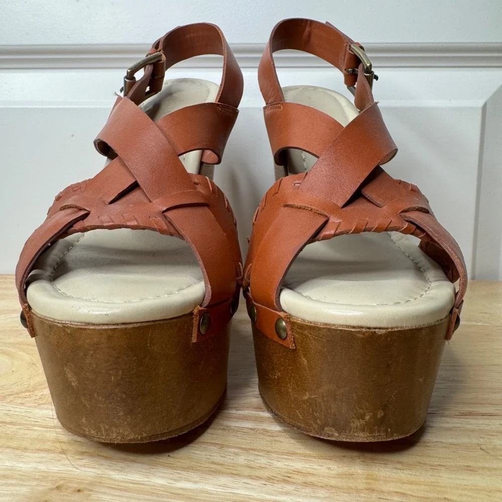 Madison Harding Wooden Platform Sandals Embroidered Heels Women's Size 7